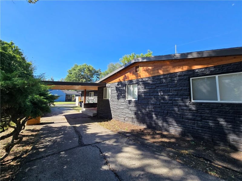 7142 Forest Ave, Kansas City, MO 64131