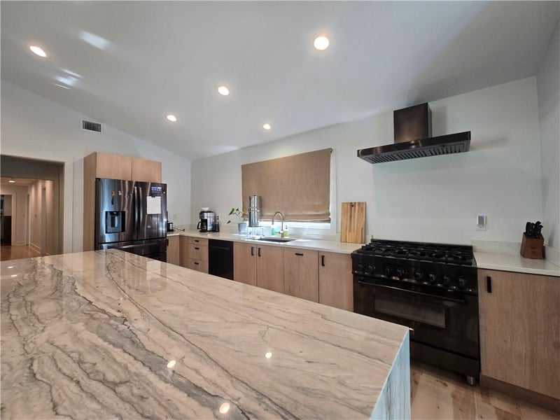 7142 Forest Ave, Kansas City, MO 64131