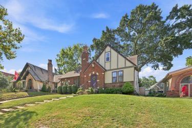 321 E 69th St, Kansas City, MO 64113