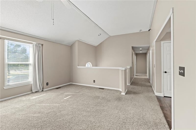 21812 S Vine St, Spring Hill, KS 66083