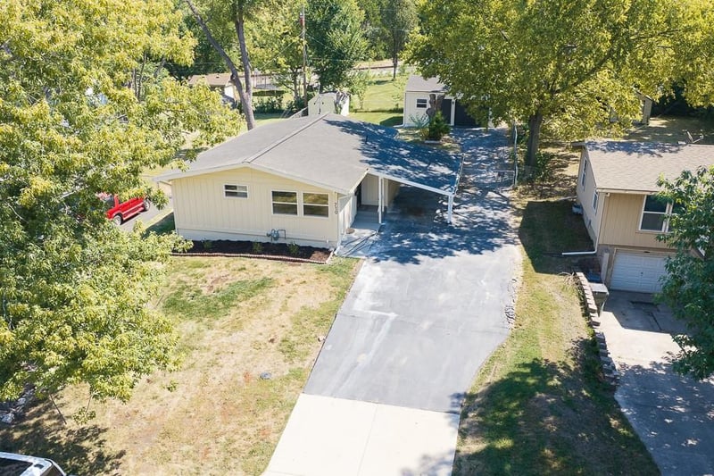 710 S Chestnut St, Olathe, KS 66061