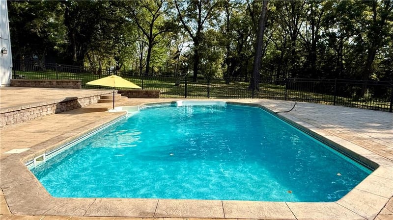 1515 Sugarland Pw, Pleasant Hill, MO 64080