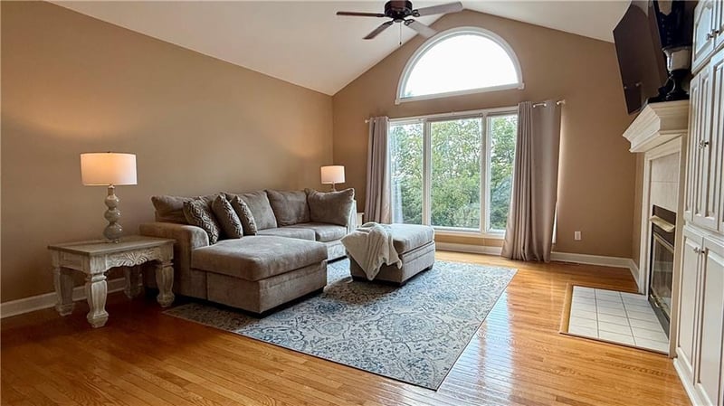 1515 Sugarland Pw, Pleasant Hill, MO 64080