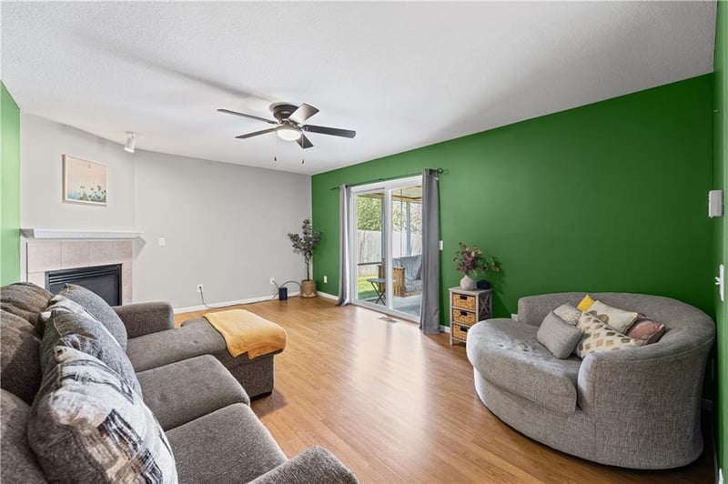 2402 E 27th Ter, Lawrence, KS 66046