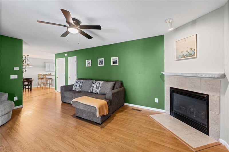 2402 E 27th Ter, Lawrence, KS 66046