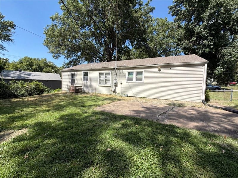 5805 E 100th St, Kansas City, MO 64134