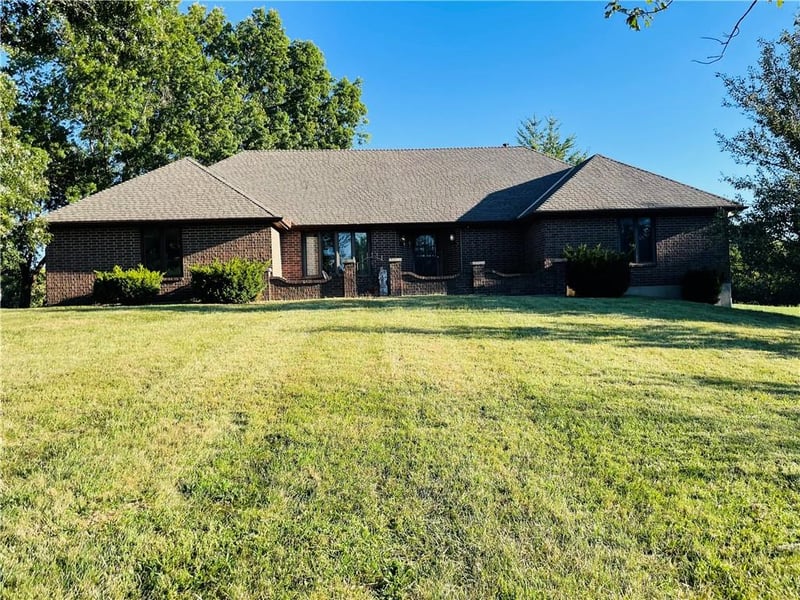 9600 Parallel Pw, Kansas City, KS 66109