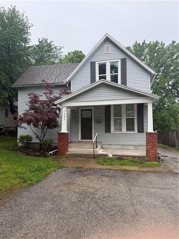 1603 W Short Ave, Independence, MO 64050