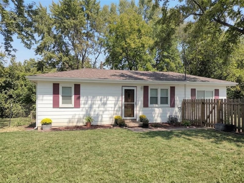 31376 Old Kansas City Rd, Paola, KS 66071