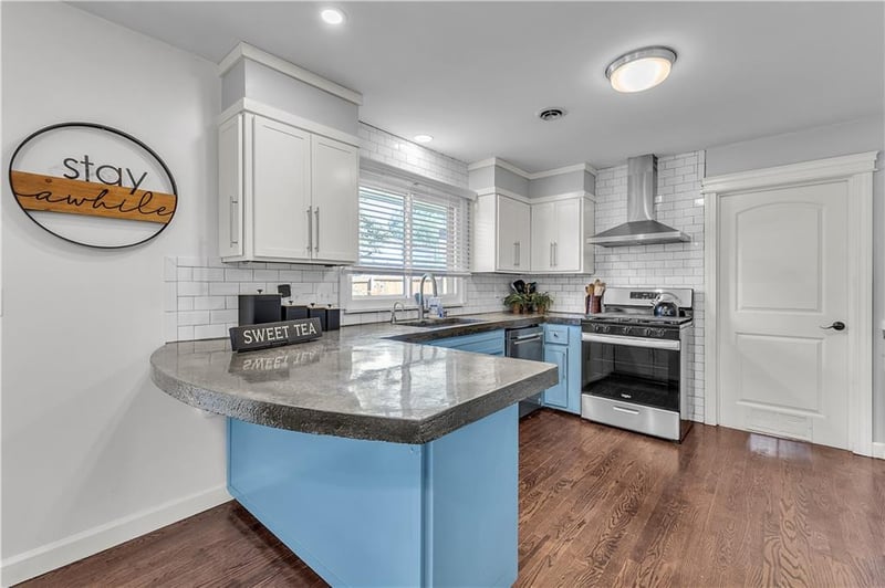 5 S Carriage Dr, St Joseph, MO 64506