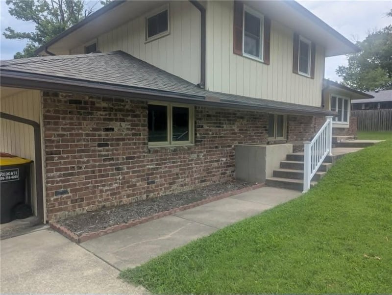 1104 W Forrest Ln, Excelsior Springs, MO 64024