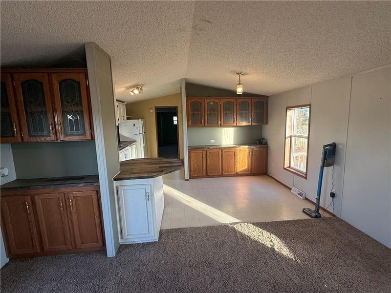 596 Jackson Rd, Pomona, KS 66076
