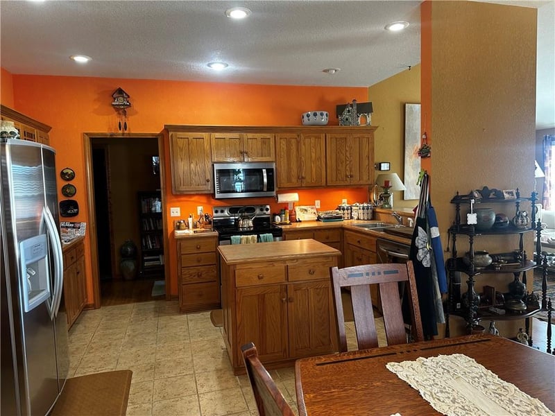 4902 Kelsey Ct, St Joseph, MO 64506