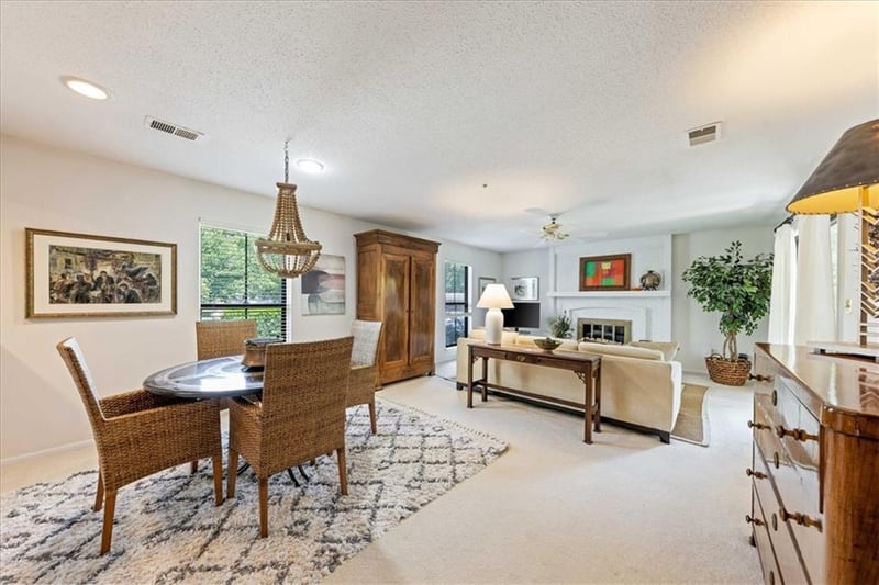 10758 Glenwood St #C, Overland Park, KS 66211