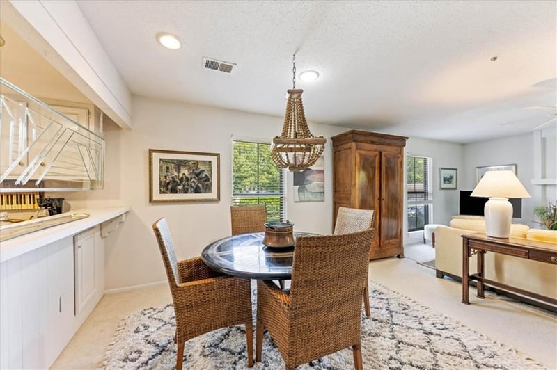 10758 Glenwood St #C, Overland Park, KS 66211