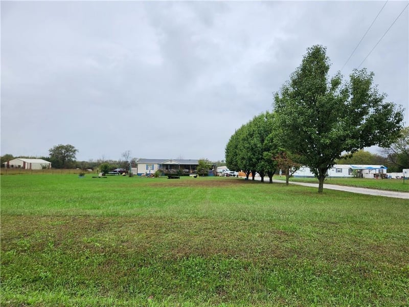 333 SE 901st Rd, Clinton, MO 64735