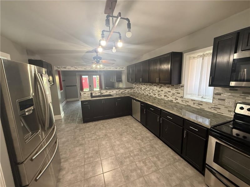 778 Highland Ave, Lexington, MO 64067