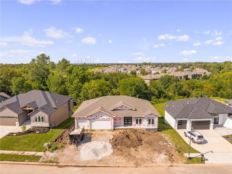 25006 W 89th St, Lenexa, KS 66227