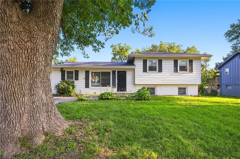 204 Meade St, Liberty, MO 64068