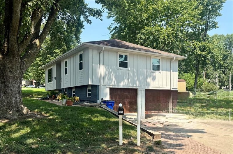 1928 SW 5th St, Blue Springs, MO 64014