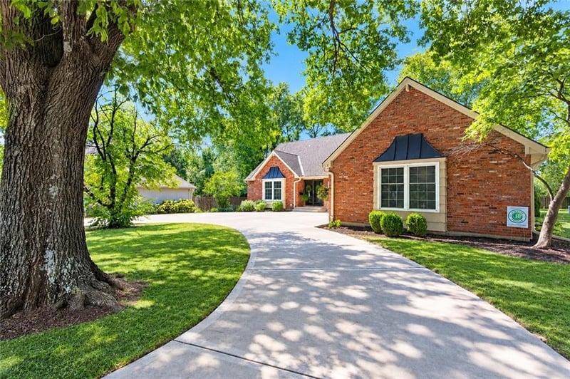 10500 Farley St, Overland Park, KS 66212