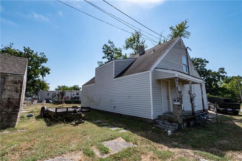 610-612 W Sycamore St, Independence, KS 67301