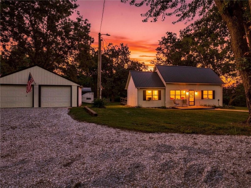 12927 N Garner Rd, Richmond, MO 64085