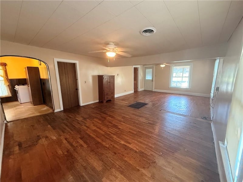 437 Whiting St, Whiting, KS 66552