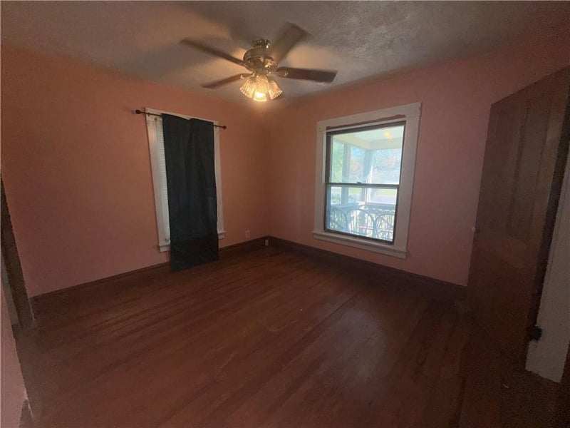 437 Whiting St, Whiting, KS 66552