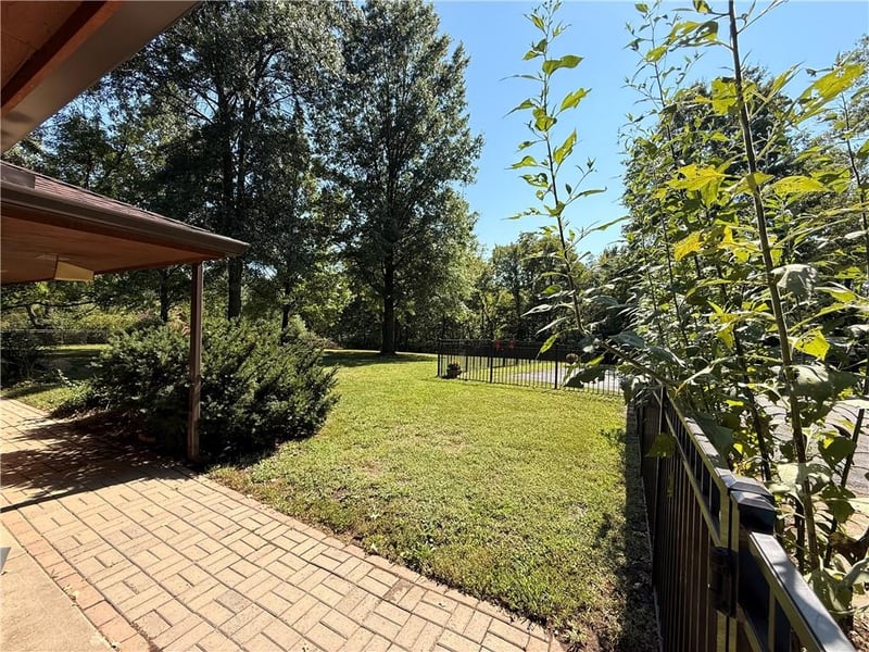 13619 Clementine Rd, Smithville, MO 64089