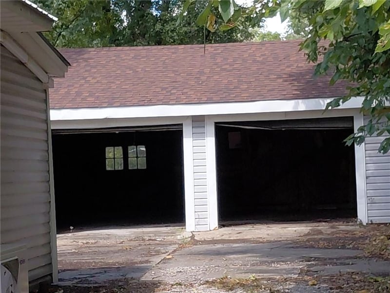 407 E Hickory St, Nevada, MO 64772