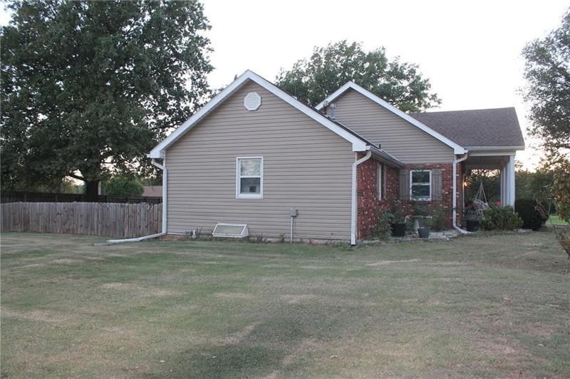 1805 New Mexico Rd, Iola, KS 66749