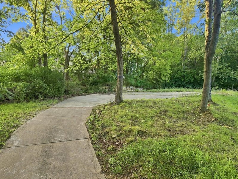 3000 76th St, Kansas City, MO 64119