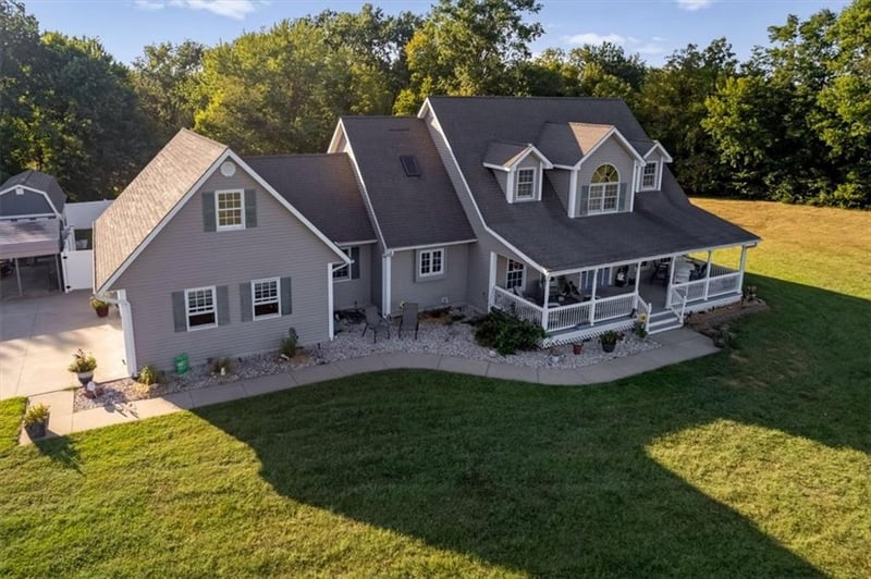 705 Broadway Ave, Richmond, MO 64085