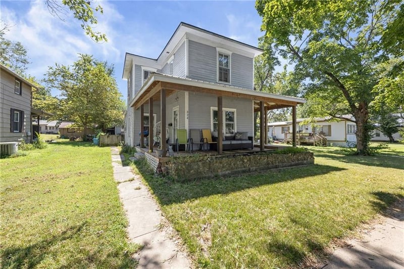 324 W 3rd Ave, Garnett, KS 66032