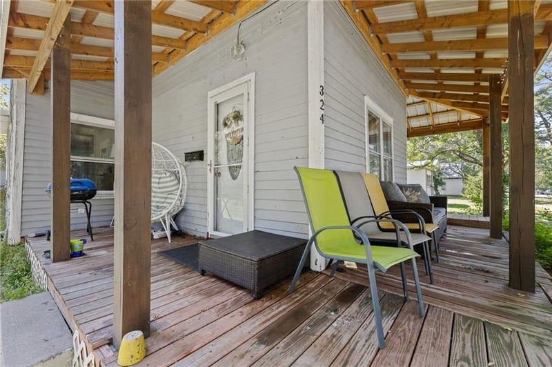 324 W 3rd Ave, Garnett, KS 66032