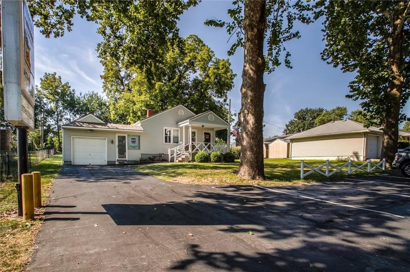 706 NW Summit St, Blue Springs, MO 64015