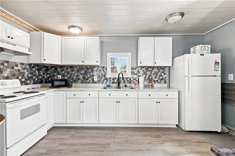1405 S Logan Ave, Independence, MO 64055