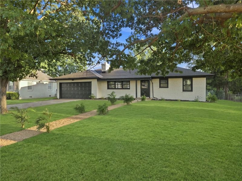 9277 State Ave, Kansas City, KS 66112