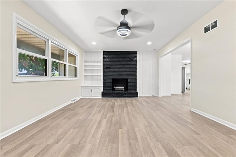 9277 State Ave, Kansas City, KS 66112