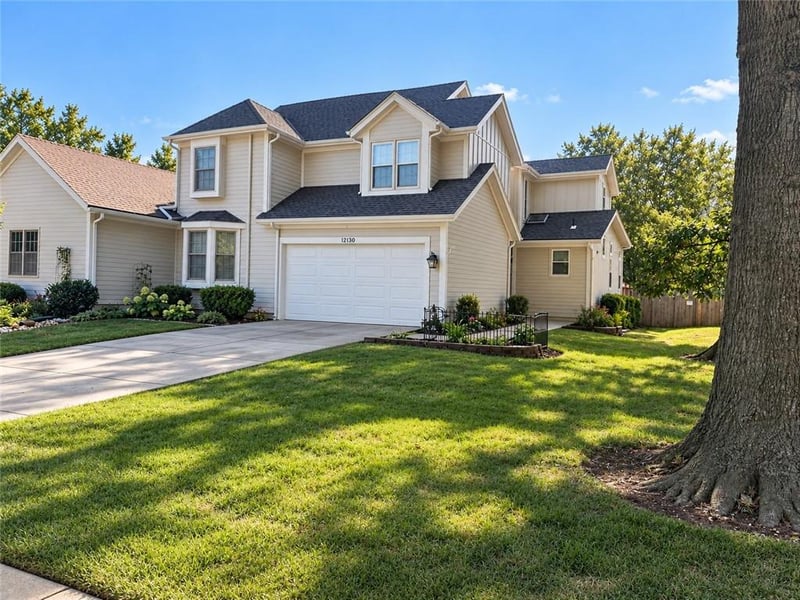 12130 England St, Overland Park, KS 66213