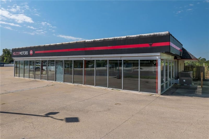 1710 S Belt Hw, St Joseph, MO 64507