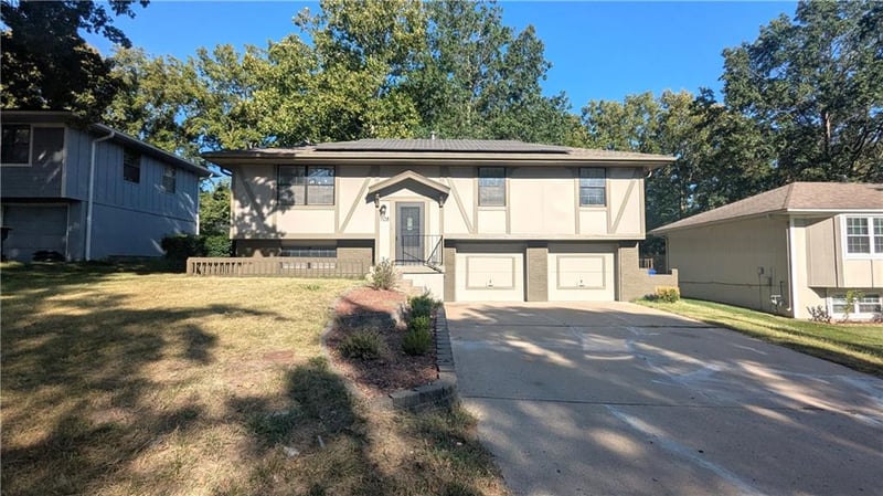 1108 10th St, Blue Springs, MO 64014