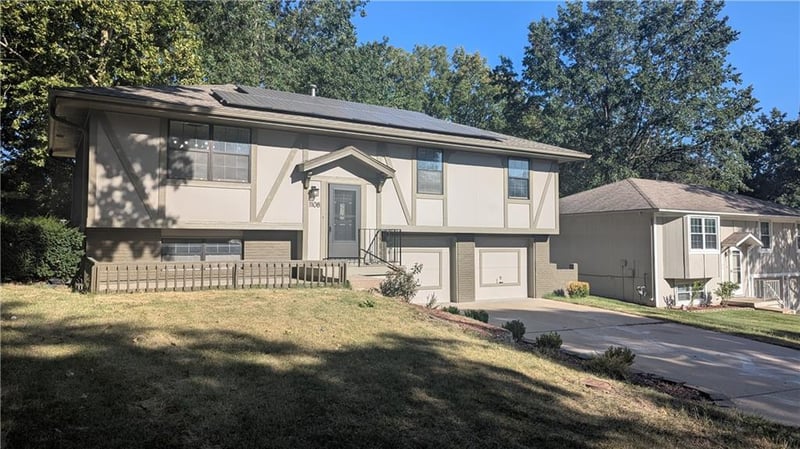 1108 10th St, Blue Springs, MO 64014