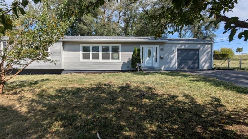 2201 NW Vesper St, Blue Springs, MO 64015