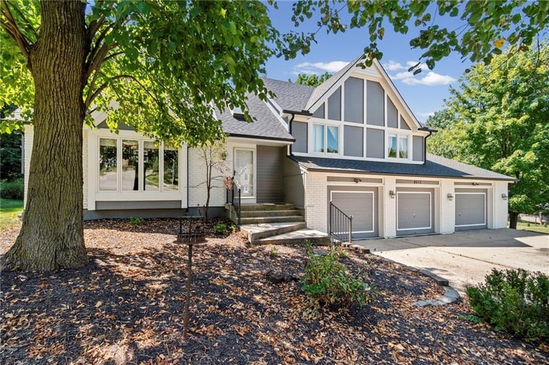 4511 NW Apache Dr, Riverside, MO 64150