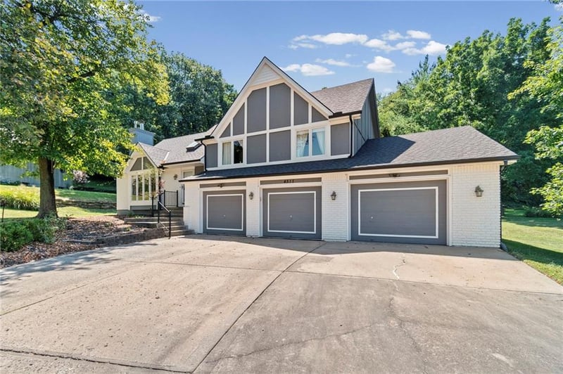 4511 NW Apache Dr, Riverside, MO 64150