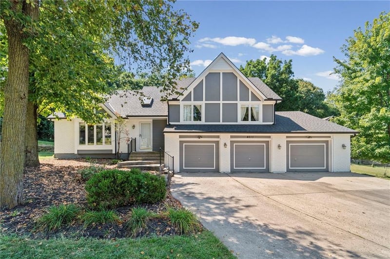 4511 NW Apache Dr, Riverside, MO 64150