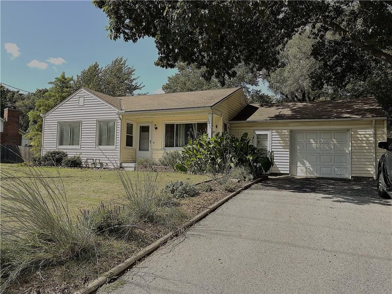 12208 W 55 St, Shawnee, KS 66216