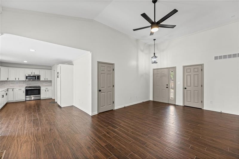 1455 Starbrooke Dr, Louisburg, KS 66053
